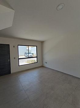 Moderna Casa en San Agustín con Espacios Amplios y Elegantes