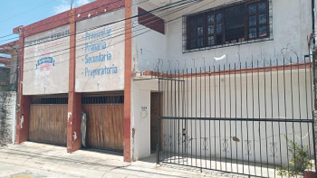 Amplia Casa en Santa Cruz con Gran Potencial de Inversión
