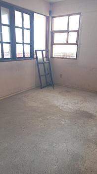 Amplia Casa en Santa Cruz con Gran Potencial de Inversión