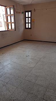 Amplia Casa en Santa Cruz con Gran Potencial de Inversión