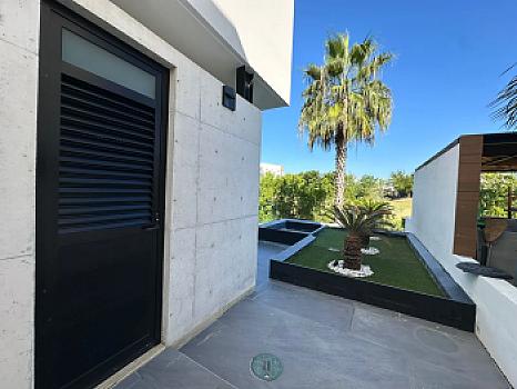 VIVE EN ESTA PRIVADA EXCLUSIVA