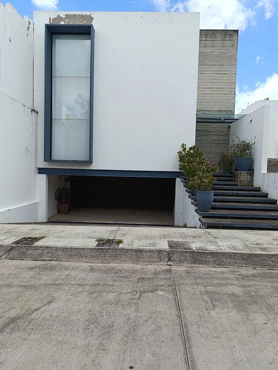 Main property image