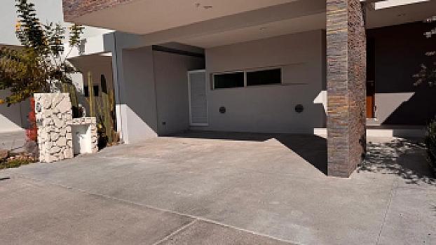 Residencia Moderna en La Vista Residencial, Querétaro