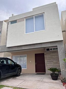 Casa en El Marqués Querétaro. Doble altura