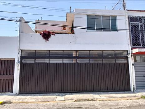 Amplia Residencia Familiar en Gabriel Pastor 2a Sección, Puebla