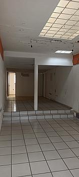 VENTA DE CASA CON 2 LOCALES  COMERCIALES. AV SALVADOR NAVA MARTÍNEZ