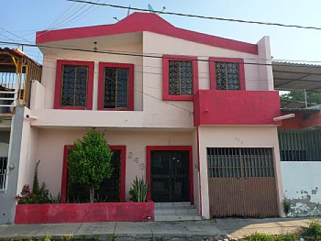 Casa de tus Sueños en Colima Centro con Espacios Amplios y Excelente Ubicación