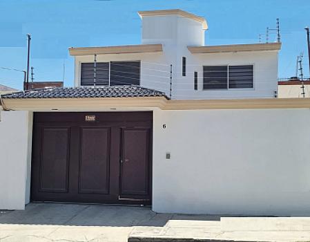 BOSQUES DE AMALUCAN!  ¿Buscas amplitud, diseño moderno y buena ubicación en Puebla? Propiedad 200 m² construcción