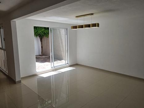 BOSQUES DE AMALUCAN!  ¿Buscas amplitud, diseño moderno y buena ubicación en Puebla? Propiedad 200 m² construcción