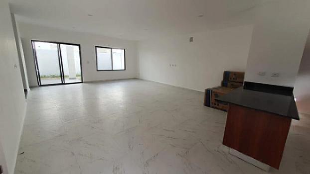 SE RENTA CASA FRESNO EN LA RIOJA RESIDENCIAL