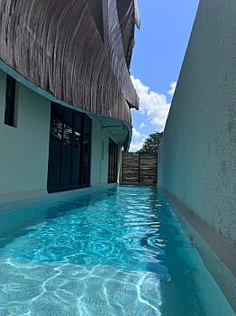Venta estudio totalmente amueblado y equipado con Alberca y jacuzzi a 5 min de la playa y Av Kukulcan