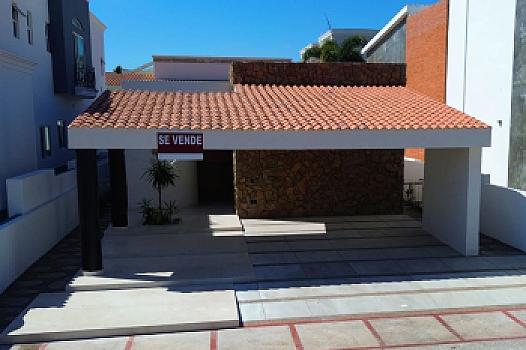 Casa Nueva con Alberca en Club Real Mazatlán