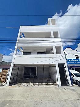 Edificio en venta con local comercial y estudios, Cancún Q. Roo