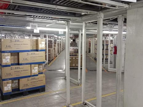 Bodega comercial equipada para centro de distribución