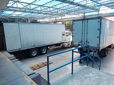Bodega comercial equipada para centro de distribución