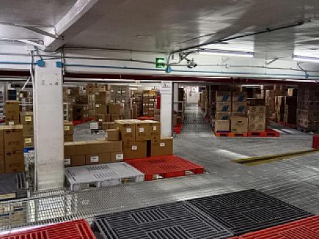 Bodega comercial equipada para centro de distribución