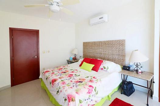 Ocean Palms Hermosa Propiedad en la Zona Dorada a Pie de Playa