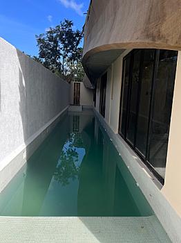 Venta estudio amueblado y equipado con alberca y jacuzzi a 5 min de la playa y a 2 cuadras de Av Kukulcan