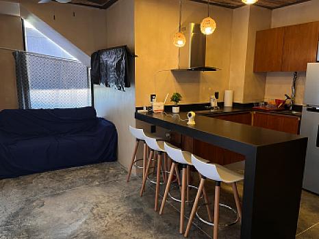 Venta estudio amueblado y equipado con alberca y jacuzzi a 5 min de la playa y a 2 cuadras de Av Kukulcan