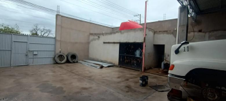 🏭 Terreno Comercial con Techumbre, Oficina y Baño | 225 m² | $1,600,000