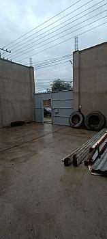 🏭 Terreno Comercial con Techumbre, Oficina y Baño | 225 m² | $1,600,000