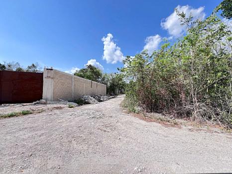Terreno en Esquina de 2,000 m² en Zona Huayacán – Cancún