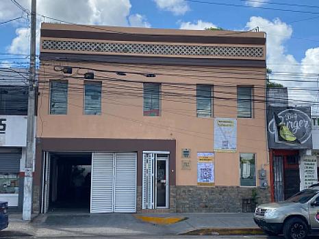 Edificio Comercial en Venta para Corporativo, Escuela o Clínica