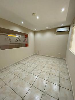 Edificio Comercial en Venta para Corporativo, Escuela o Clínica