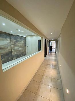 Edificio Comercial en Venta para Corporativo, Escuela o Clínica