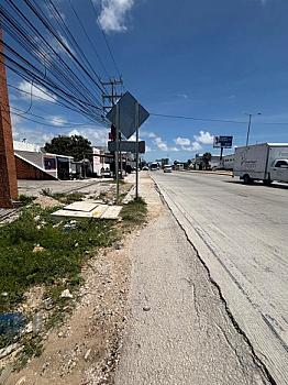 Terreno Comercial con Construcción y Doble Frente sobre Boulevard Colosio, Cancún