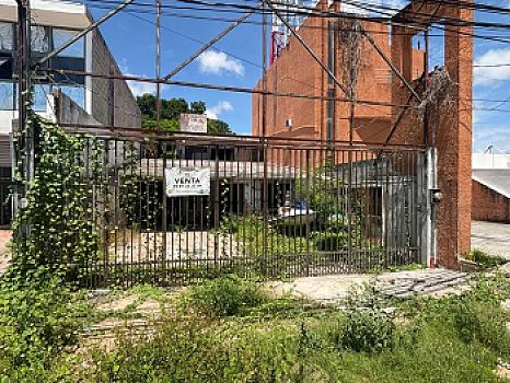 Terreno Comercial con Construcción y Doble Frente sobre Boulevard Colosio, Cancún
