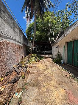 Terreno Comercial con Construcción y Doble Frente sobre Boulevard Colosio, Cancún