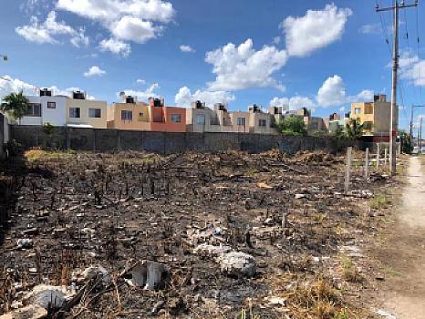 Terreno Comercial en Venta sobre Av. Chac Mool, Cancún | 1,207 m² con Uso de Suelo MCP