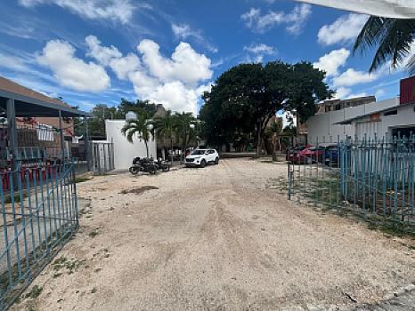 Terreno comercial en renta sobre Av. López Portillo con doble frente y alta exposición en Cancún