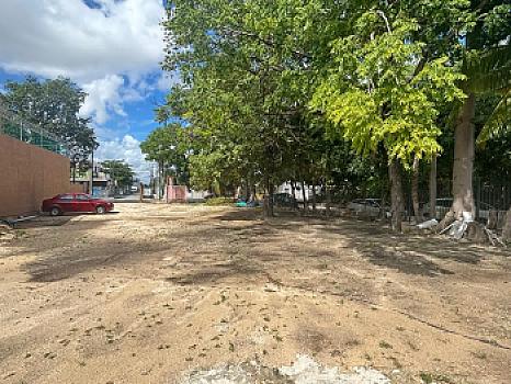 Terreno comercial en renta sobre Av. López Portillo con doble frente y alta exposición en Cancún