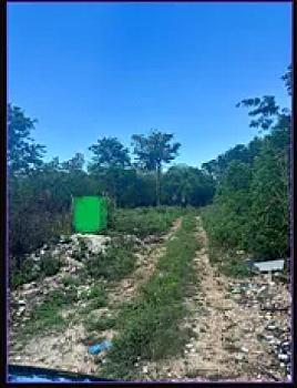 Terreno unifamiliar en venta en Álamos II Cancún con doble frente y excelente ubicación residencial
