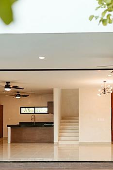 Hermosa Casa Mantra 5 de dos plantas con acabados de lujo dentro de una privada exclusiva con amenidades de primera