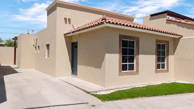 Casa en Renta – La Rioja Residencial, Zona Dorada
