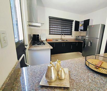 Casa de 3 habitaciónes una en planta baja,merida