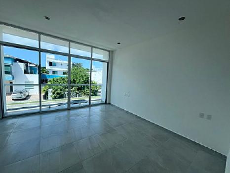 Casa de 4 Recámaras en Privada con Alberca – El Encuentro, Playa del Carmen
