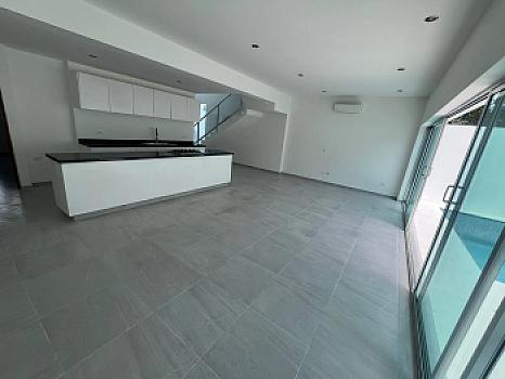 Casa de 4 Recámaras en Privada con Alberca – El Encuentro, Playa del Carmen