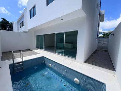 Casa de 4 Recámaras en Privada con Alberca – El Encuentro, Playa del Carmen