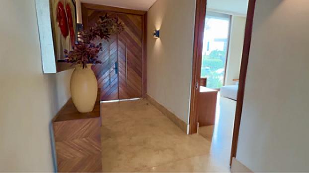 Casa de Lujo Frente al Canal en Puerto Cancún con Alberca, Elevador y 4 Estacionamientos