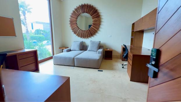 Casa de Lujo Frente al Canal en Puerto Cancún con Alberca, Elevador y 4 Estacionamientos