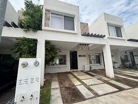 Casa en Venta en Residencial La Joya, Playa del Carmen | 3 Recámaras + Estudio