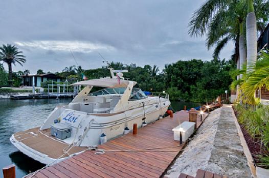 Casa de Lujo en Venta en Puerto Cancún con Muelle Privado y Alberca Infinity