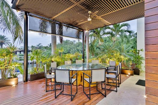 Casa de Lujo en Venta en Puerto Cancún con Muelle Privado y Alberca Infinity