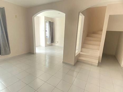Casa de 3 Recámaras con Recámara en Planta Baja en Vista Real Cancún