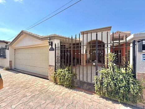 RESIDENCIA EN VILLAFONTANA, Amplitud, Privacidad y Ubicación Estratégica
