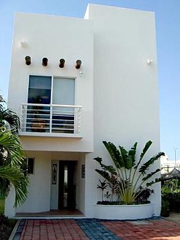 CASA EN PORTO FERRARI, RESIDENCIAL VILLAMARINO, CANCÚN, QUINTANA ROO